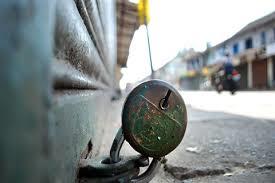 Valley shuts on first day of ULB polling in Kashmir